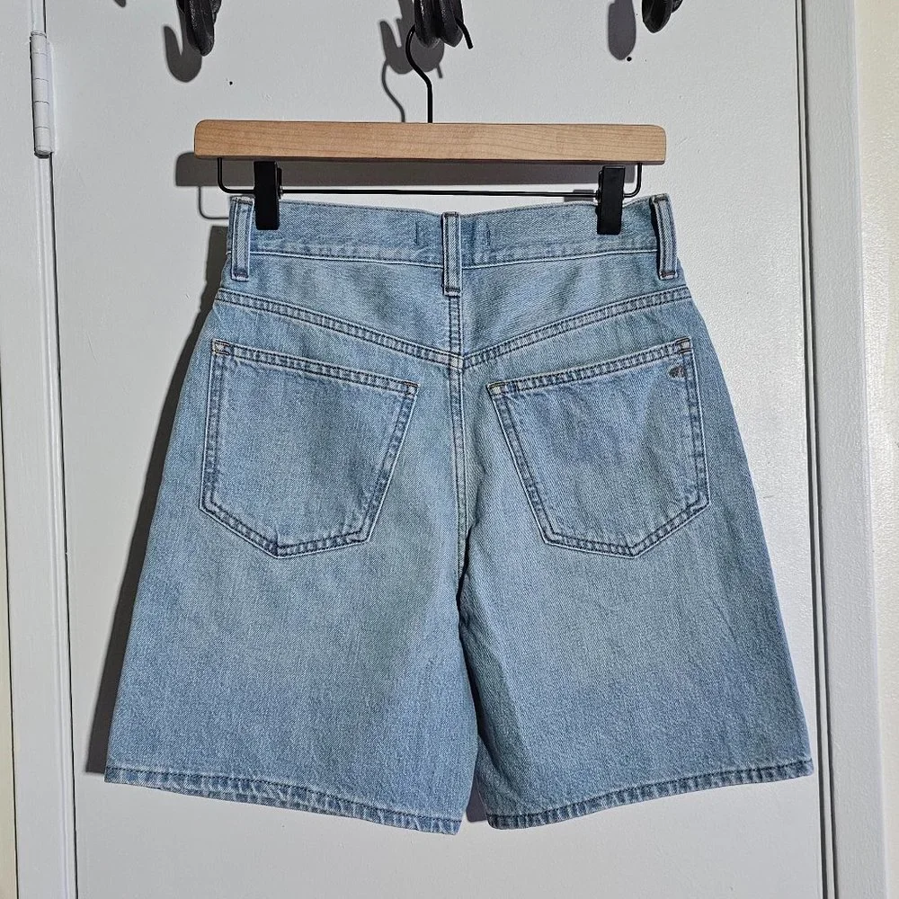 🏷️NWT Madewell Baggy Jean Shorts In Bessemund Wash - Size 23